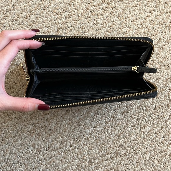 Michael Kors Wallet - Picture 6 of 10